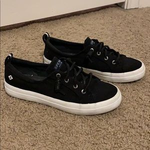women’s black sperry sneakers